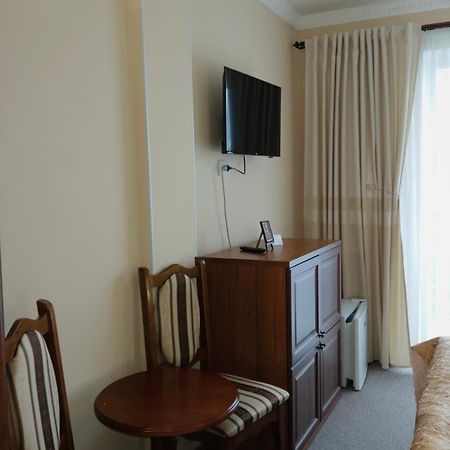 Hotel Three Korony Skhidnytsia Exterior photo