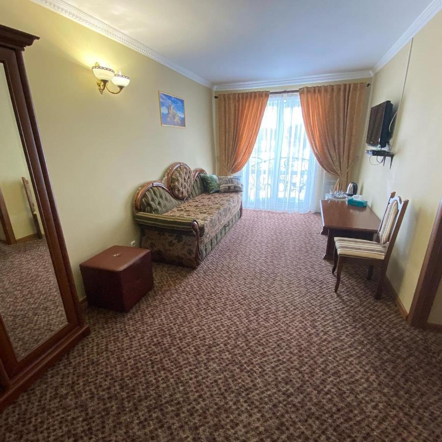 Hotel Three Korony Skhidnytsia Exterior photo